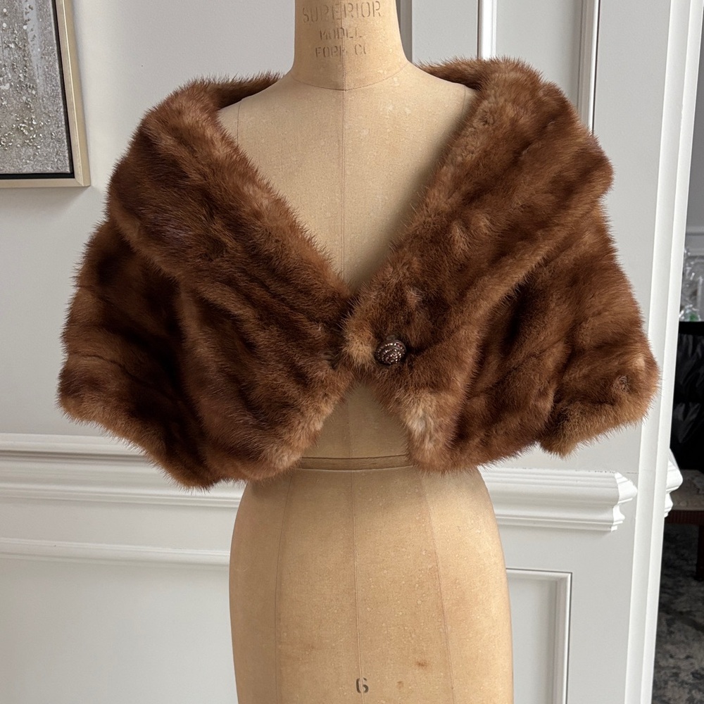 Vintage  mink elegant  Brown Fur cape with jeweled button